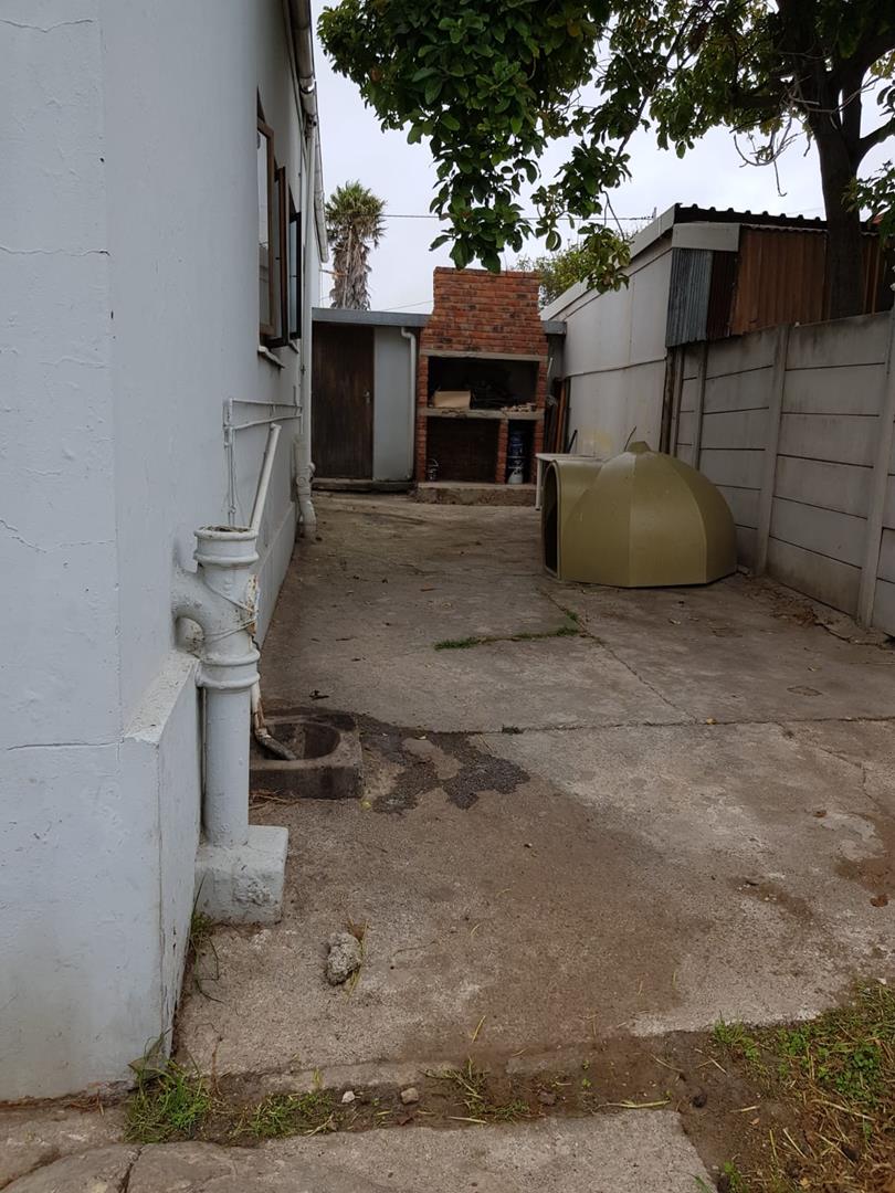 4 Bedroom Property for Sale in Sydenham Eastern Cape